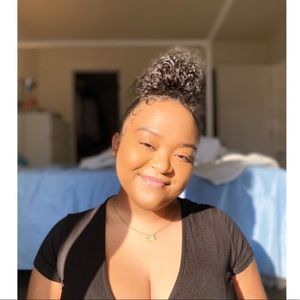 Meet your Posher, Chinea